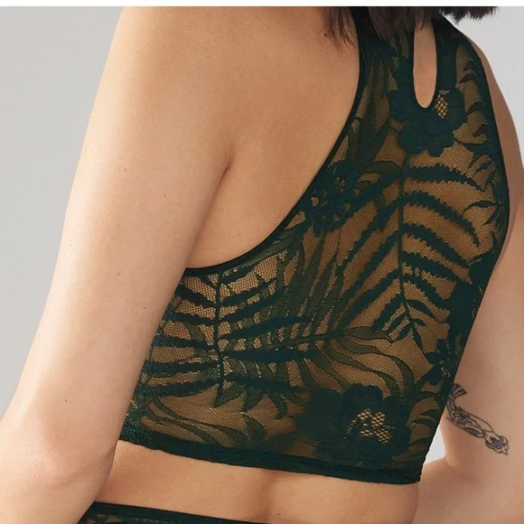 Savage x Fenty SHADOWPLAY LACE KEYHOLE CROP TOP Small New without tags - Picture 2 of 6